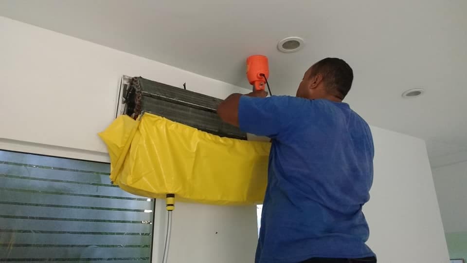 De quanto em quanto tempo limpar o ar condicionado? Guia completo 1 Limpeza de Ar Condicionado Clínica Jorge Jober
